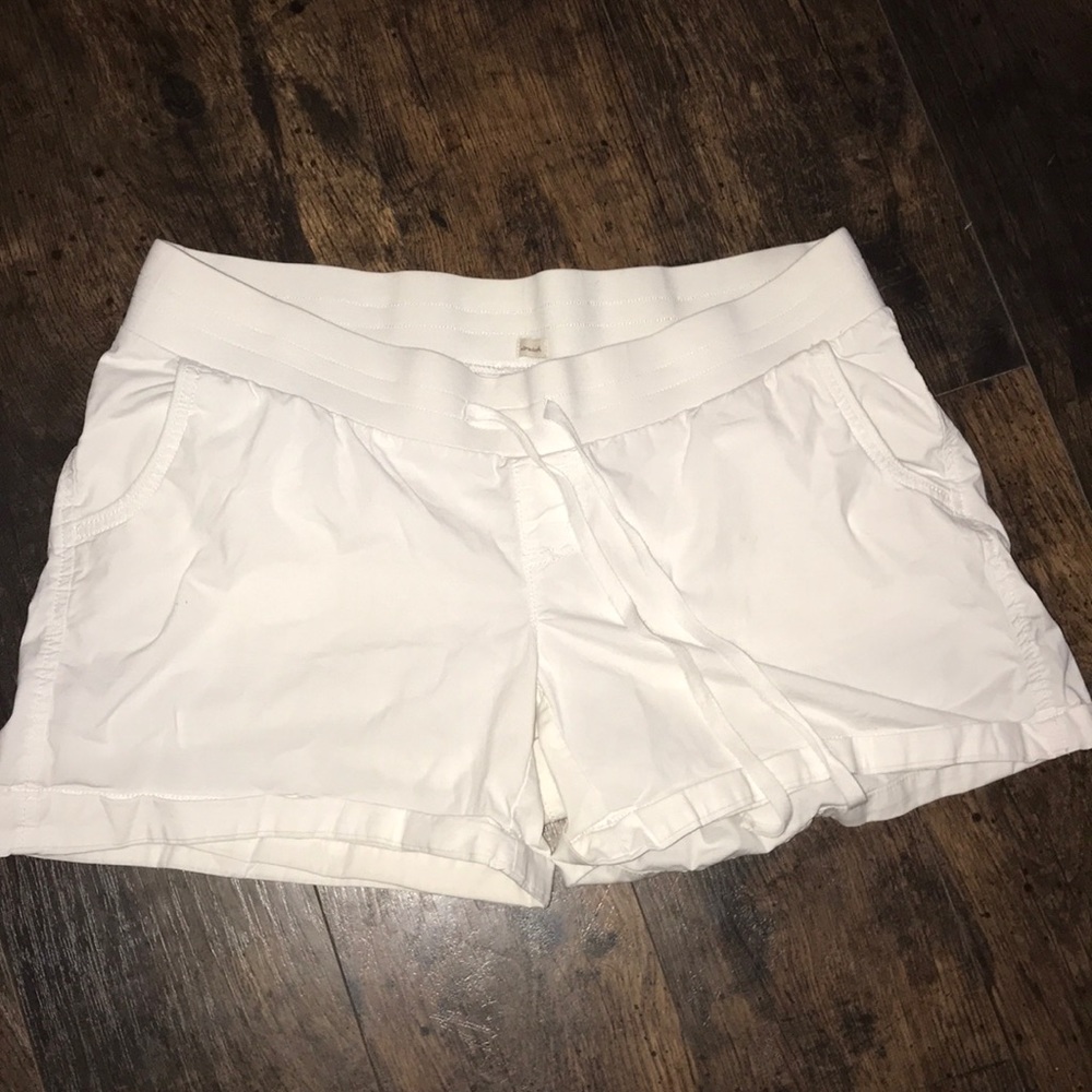 Old navy maternity shorts